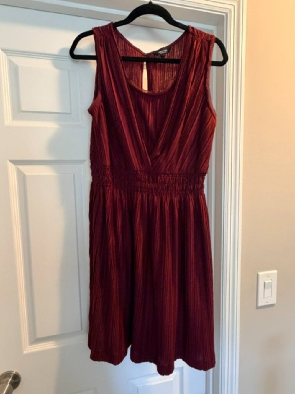 Simply Vera Vera Wang Burgundy pleated dress